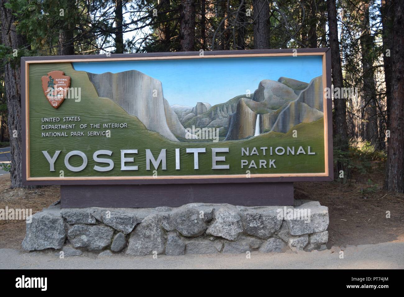 Panneau Du Parc National De Yosemite Banque De Photographies Et D panneau-du-parc-national-de-yosemite-banque-de-photographies-et-d