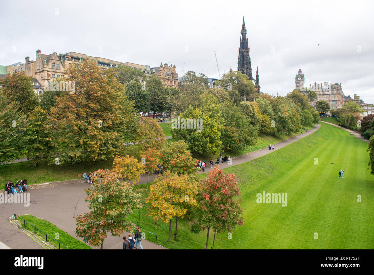 Les jardins de Princes street à l'Ouest, l'automne Banque D'Images