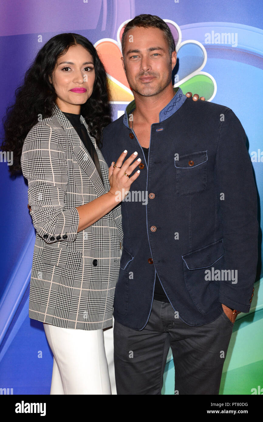 Miranda Rae Mayo Et Taylor Kinney NBC New York automne princesse de la presse à l'hôtel des 4 Saisons - Tapis  rouge avec des arrivées : Miranda Rae Mayo, Taylor Kinney Où : New York,  New York, United