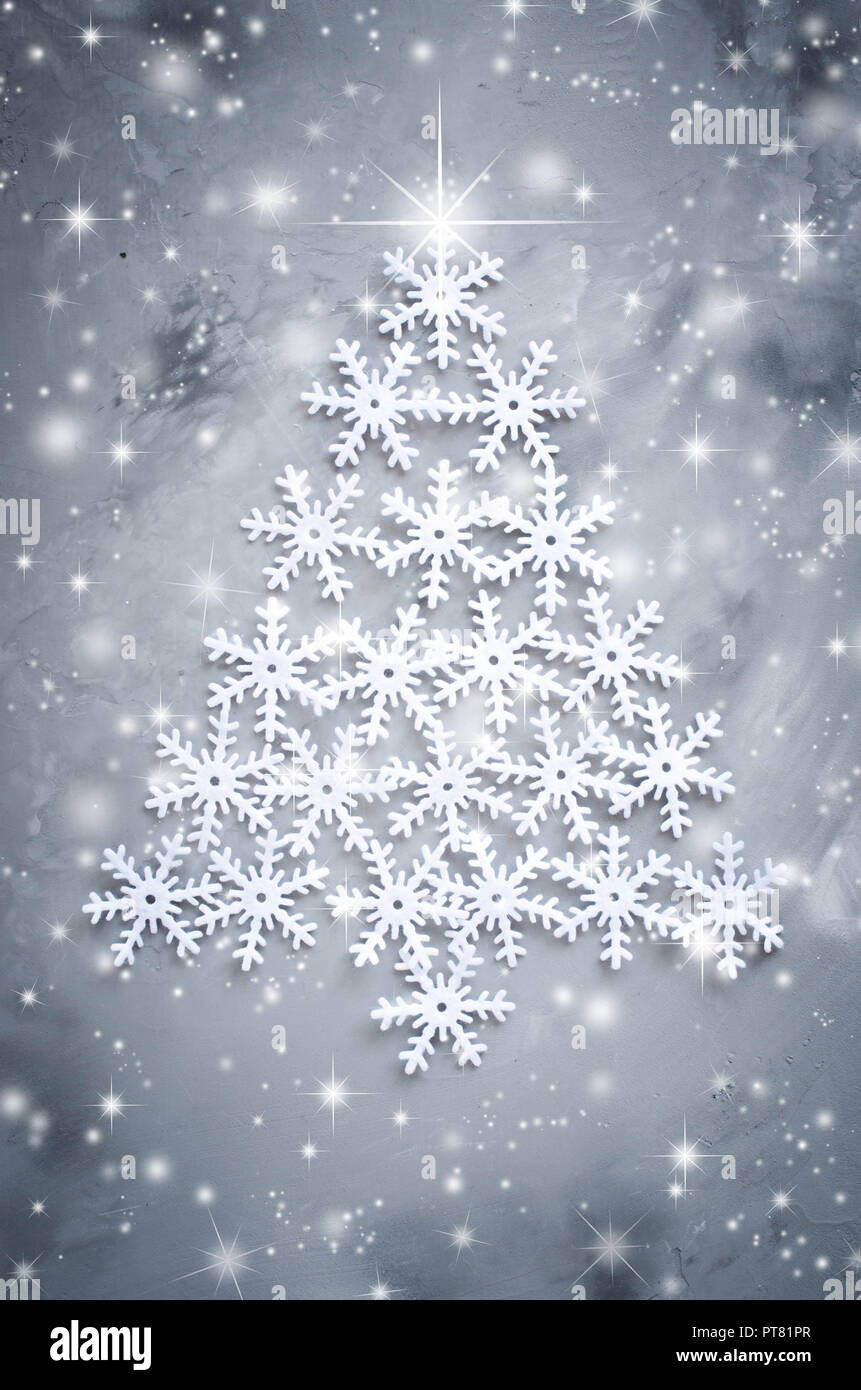 Carte De Vœux De Noel Avec Place Pour Votre Texte Snowflakers Decoratives Fixees Sous La Forme D Un Arbre De Noel Sur Un Fond Gris Effet De Neige Photo Stock Alamy Carte De Vœux De Noel Avec Place Pour Votre Texte Snowflakers Decoratives Fixees Sous La Forme D Un Arbre De Noel Sur Un Fond Gris Effet De Neige Photo Stock Alamy