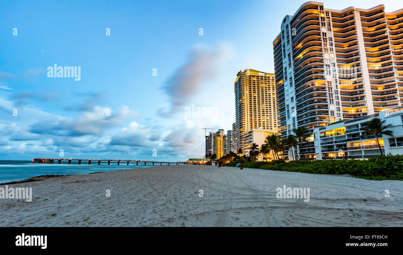 Vue aérienne de la Miami, Floride, USA comme vu de la mer Banque D'Images