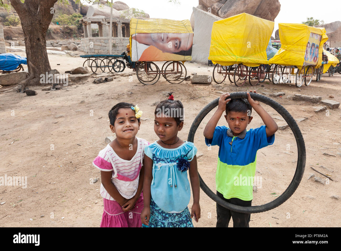 Les enfants de Hampi, Karnataka, Inde Banque D'Images