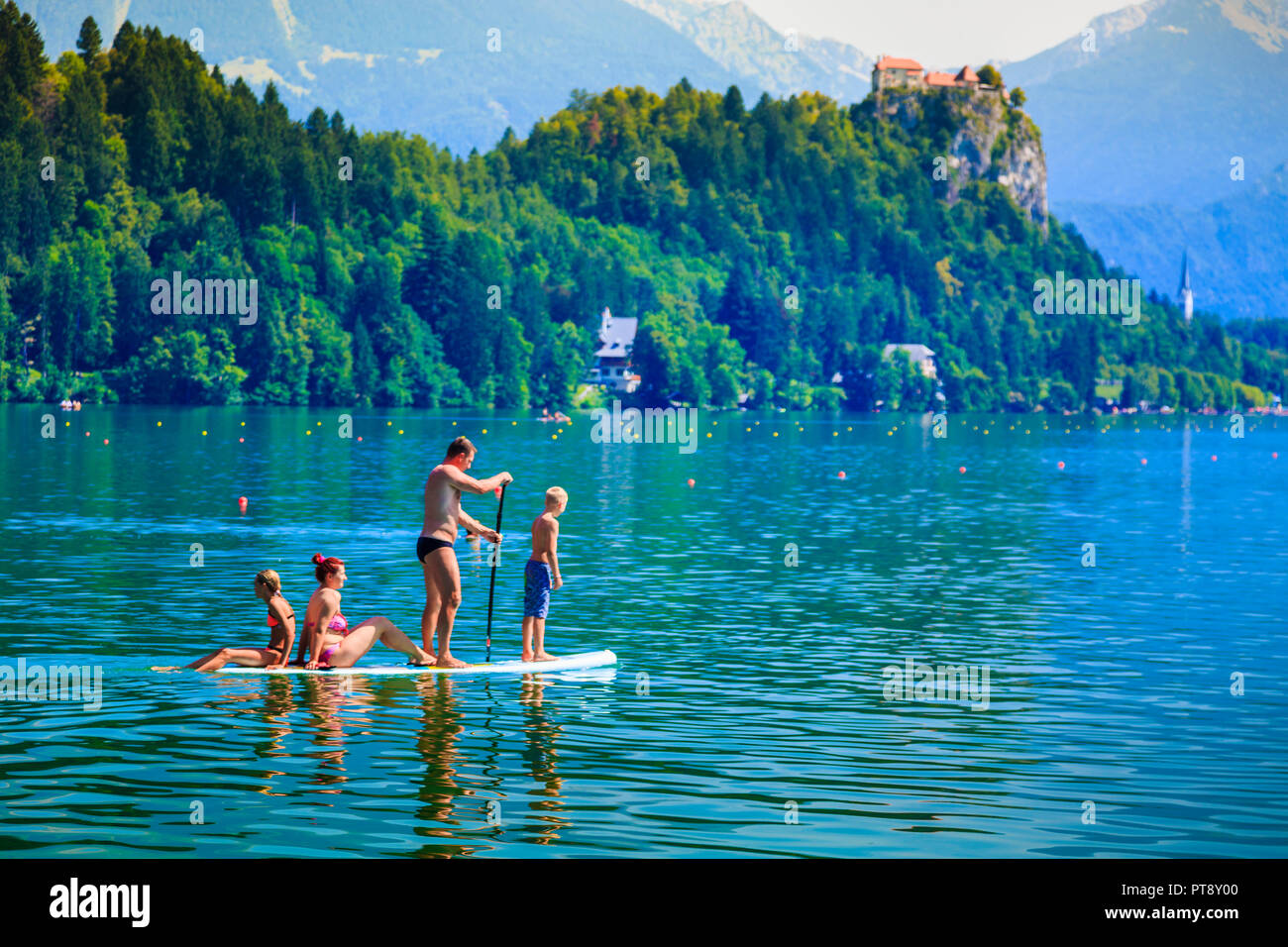 Château et le Stand Up Paddle Surf. Banque D'Images