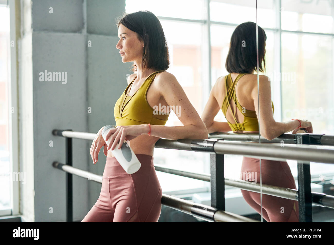 Woman Relaxing après la formation Banque D'Images
