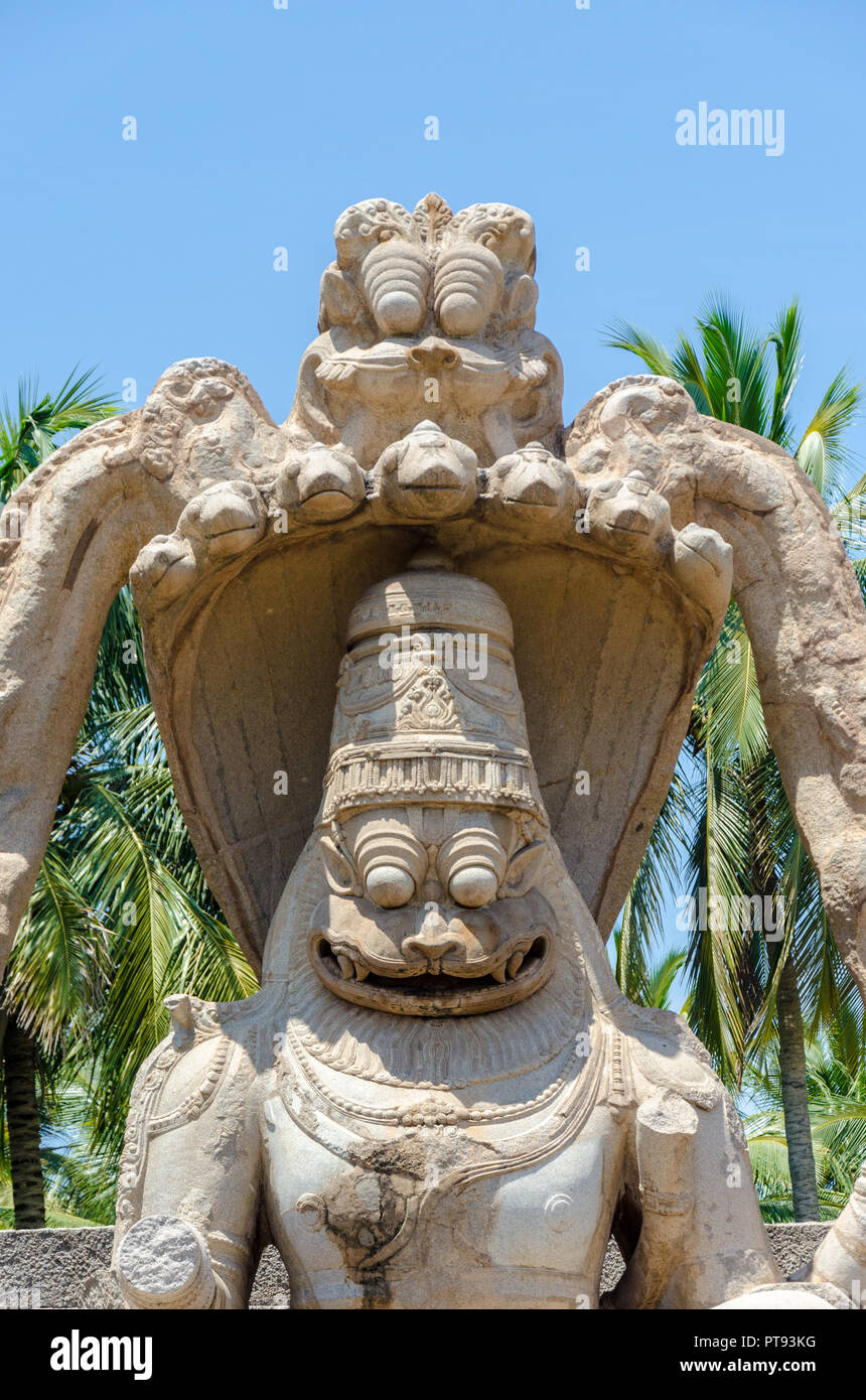Yoga féroce - monolithe Narasimha, l'homme - lion Avatar de Vishnu Hampi, Karnataka, Inde Banque D'Images