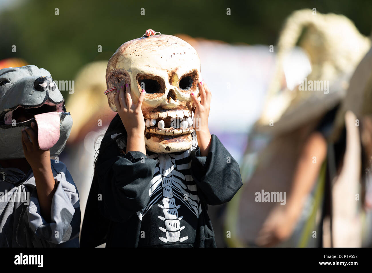 Washington, D.C., USA - 29 septembre 2018 : La Fiesta DC Parade, mexican girl dress up comme calabera, squelette Banque D'Images