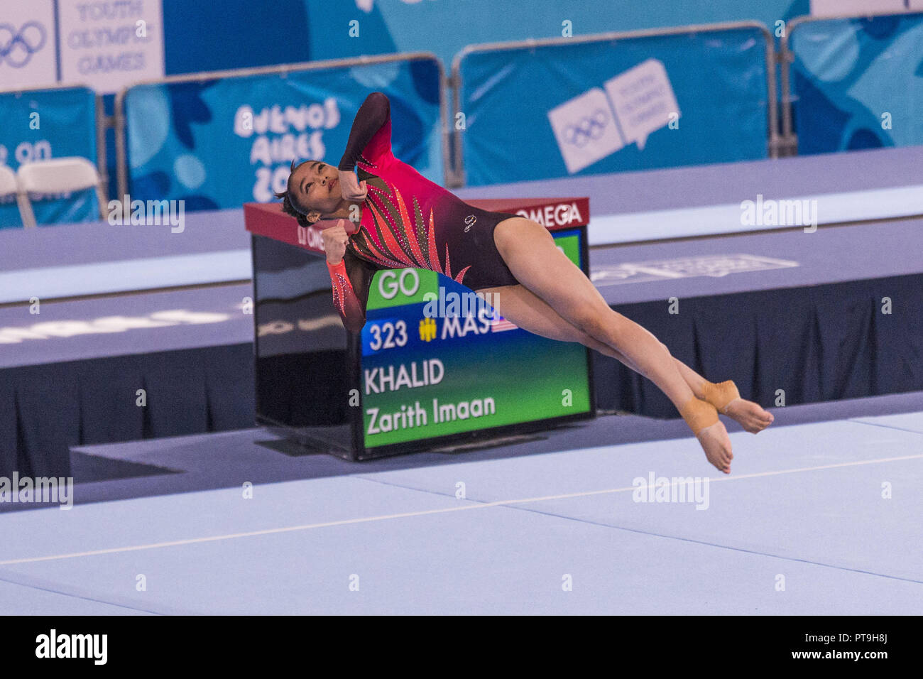 Ville de Buenos Aires, Ville de Buenos Aires, Argentine. 7 Oct, 2018. Le sport. Ville de Buenos Aires, Argentine - 2018, 7 octobre.- ZARITH JENNY KHALID de Malaisie participe à des exercices au sol femmes qualification en gymnastique artistique lors de la première journée de Buenos Aires 2018 Jeux Olympiques de la jeunesse au Parc olympique de la Jeunesse le 7 octobre 2018 dans la ville de Buenos Aires, Argentine. Credit : Julieta Ferrario/ZUMA/Alamy Fil Live News Banque D'Images