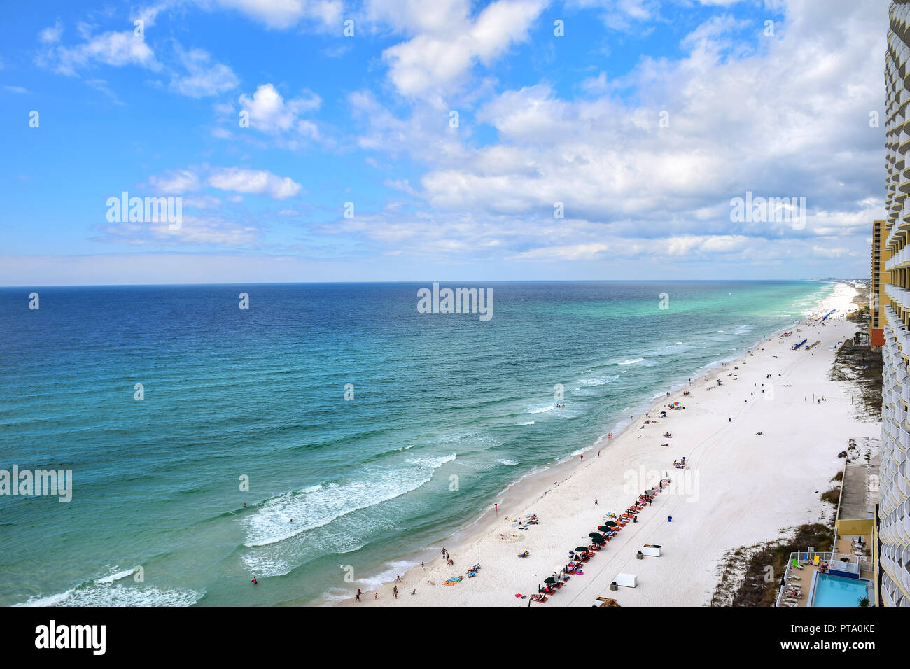 Vue sur la plage de l'antenne de drone Destin, Floride, USA White Sand Beach Banque D'Images