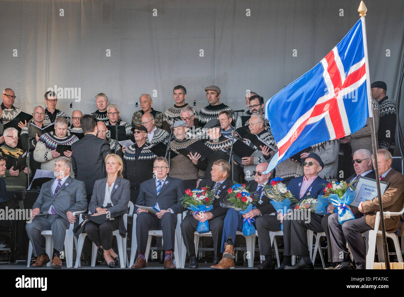 Choeur d'hommes et Seaman - Festival d'été, Seaman's Day, (Sjomannadagurinn) Reykjavik, Islande Banque D'Images Choeur d'hommes et Seaman - Festival d'été, Seaman's Day, (Sjomannadagurinn) Reykjavik, Islande Banque D'Images