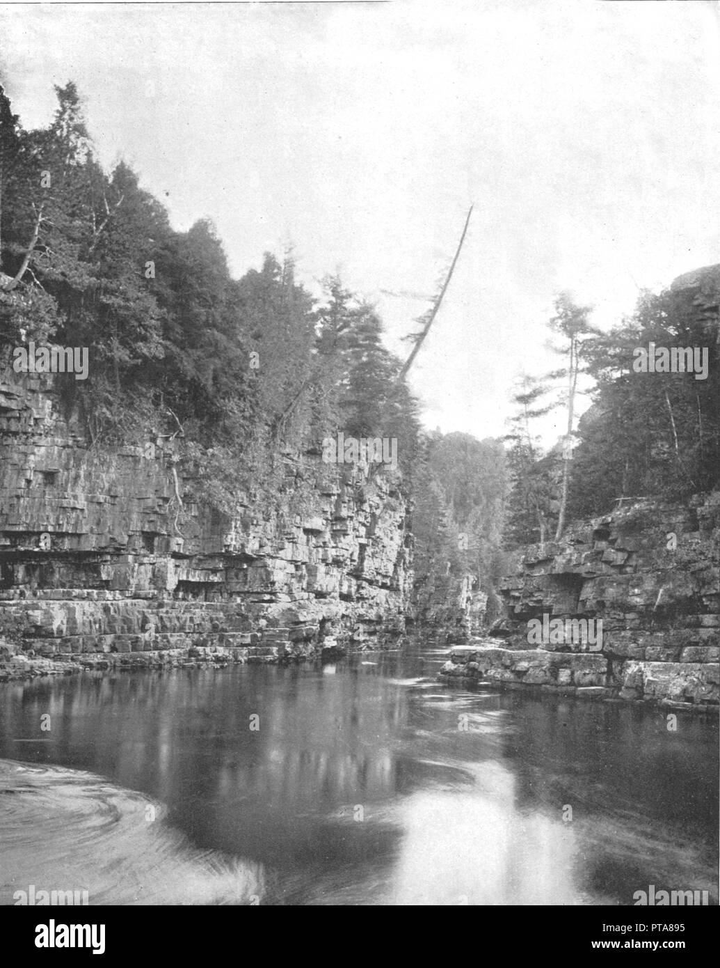 L'extrémité supérieure de la rivière Ausable Chasm, Adirondacks, New York State, USA, c1900. Créateur : Inconnu. Banque D'Images