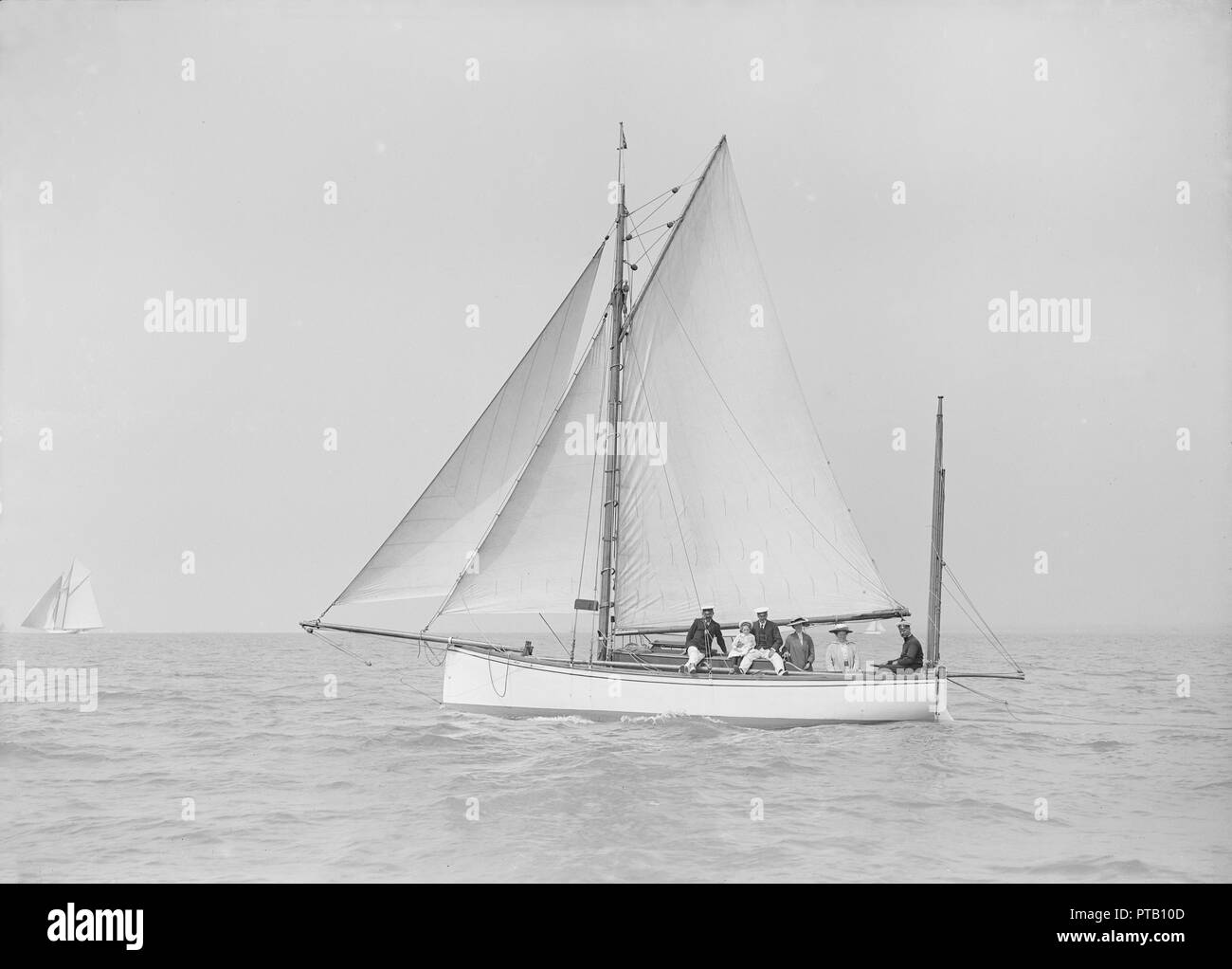 L'héroïne "yawl' sous voiles, 1913. Créateur : Kirk & Sons de Cowes. Banque D'Images