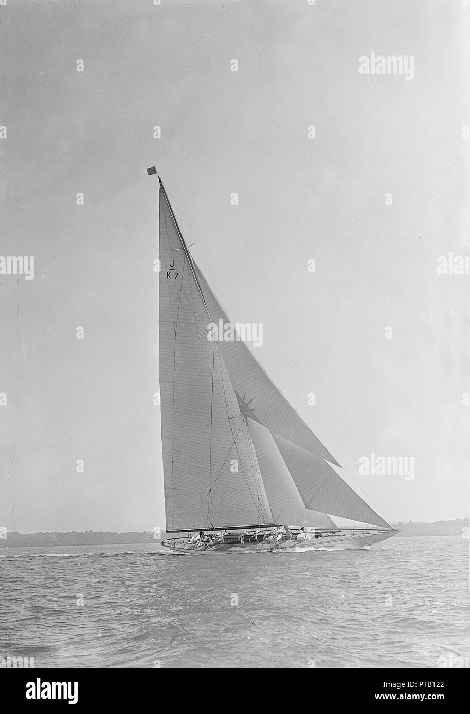 Les 205 tonnes de classe J Velsheda 'location' la voile au près, 1935. Créateur : Kirk & Sons de Cowes. Banque D'Images