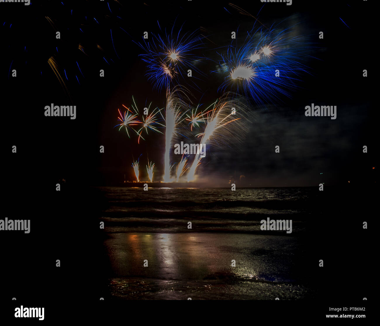 L'été de l'événement annuel d'artifice à la plage de Scheveningen à La Haye le 17 août, La Haye, Pays-Bas, Europe, Fireworks par pays Chine Banque D'Images