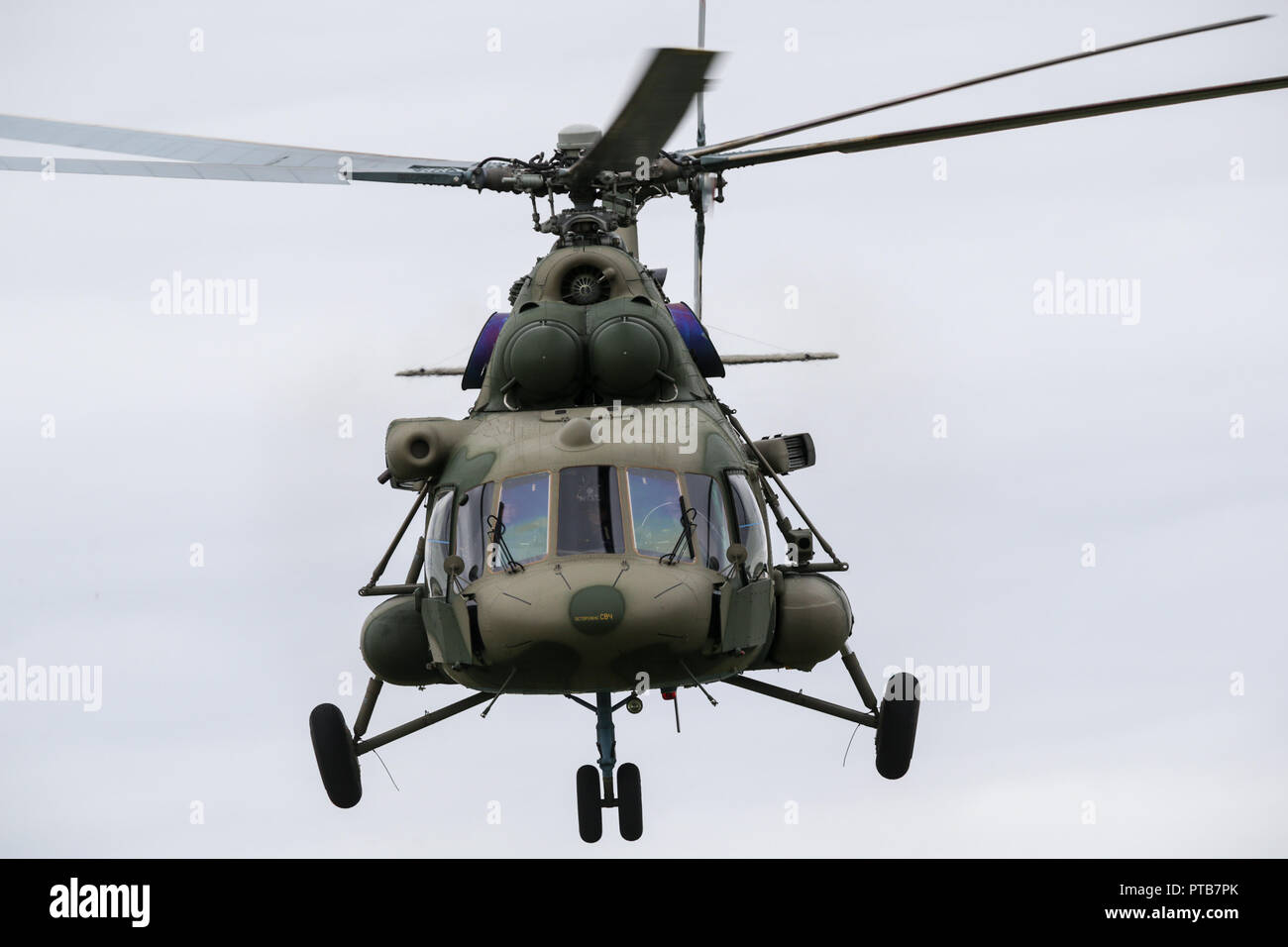Force aérienne russe Mil Mi-8MT moyennes bi-turbine de l'hélicoptère de transport vu dans l'Armée de l'air au cours de l'assemblée annuelle de l'exposition sur la technologie de la défense. Banque D'Images