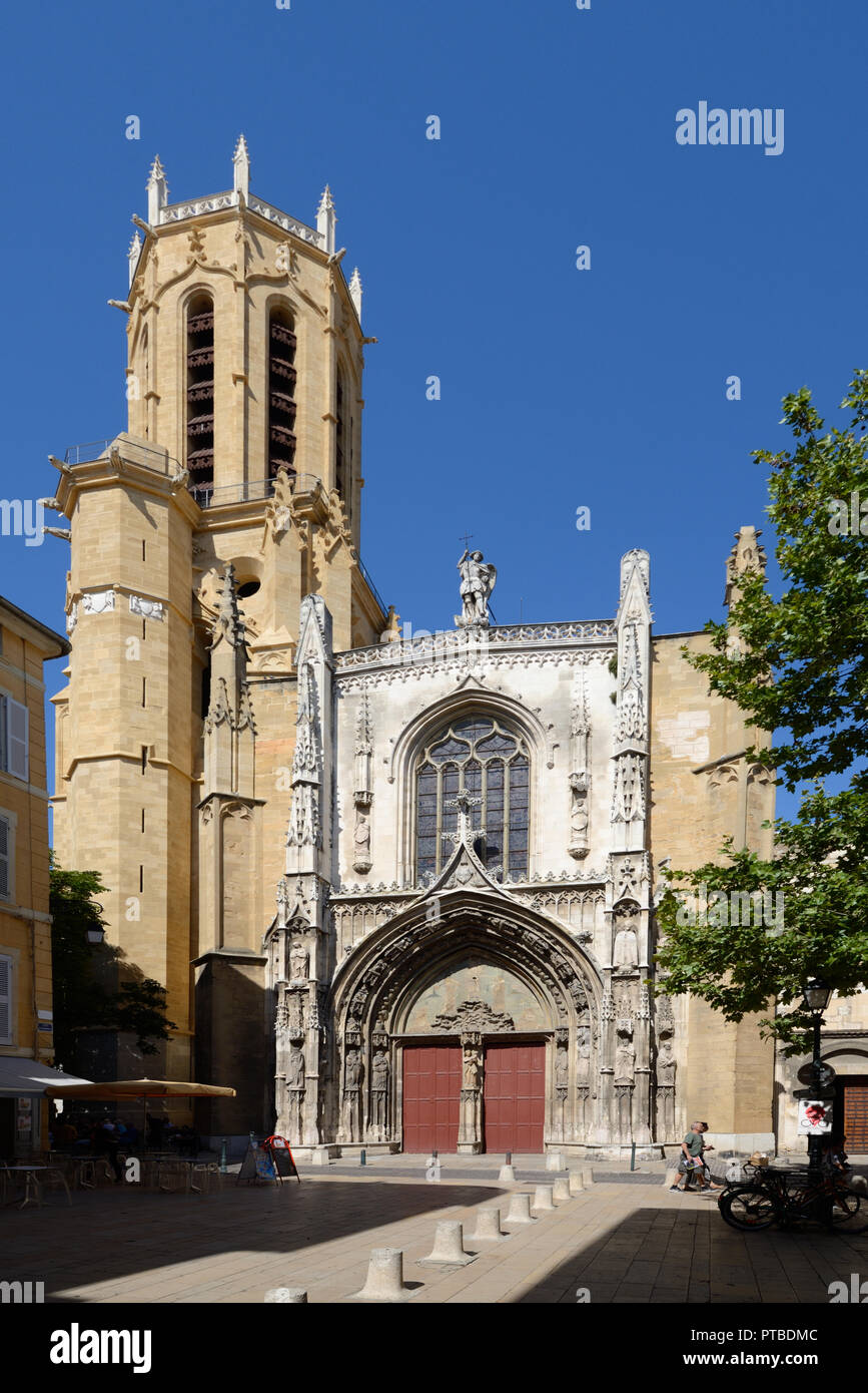 L'époque romane gothique et la cathédrale d'Aix, c12e-c16e, ou de la Cathédrale Saint Sauveur, Aix-en-Provence Provence France Banque D'Images