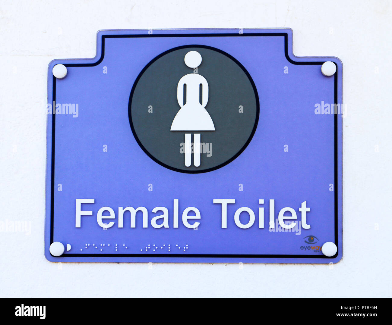 Toilettes femme Banque de photographies et d'images à haute résolution -  Alamy