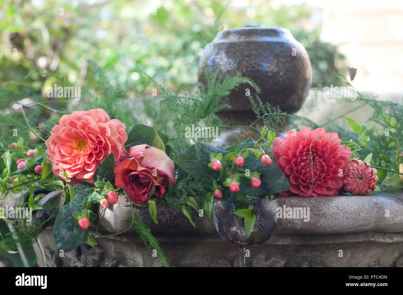 Bouquets de Mariage / arrangements de fleurs Banque D'Images