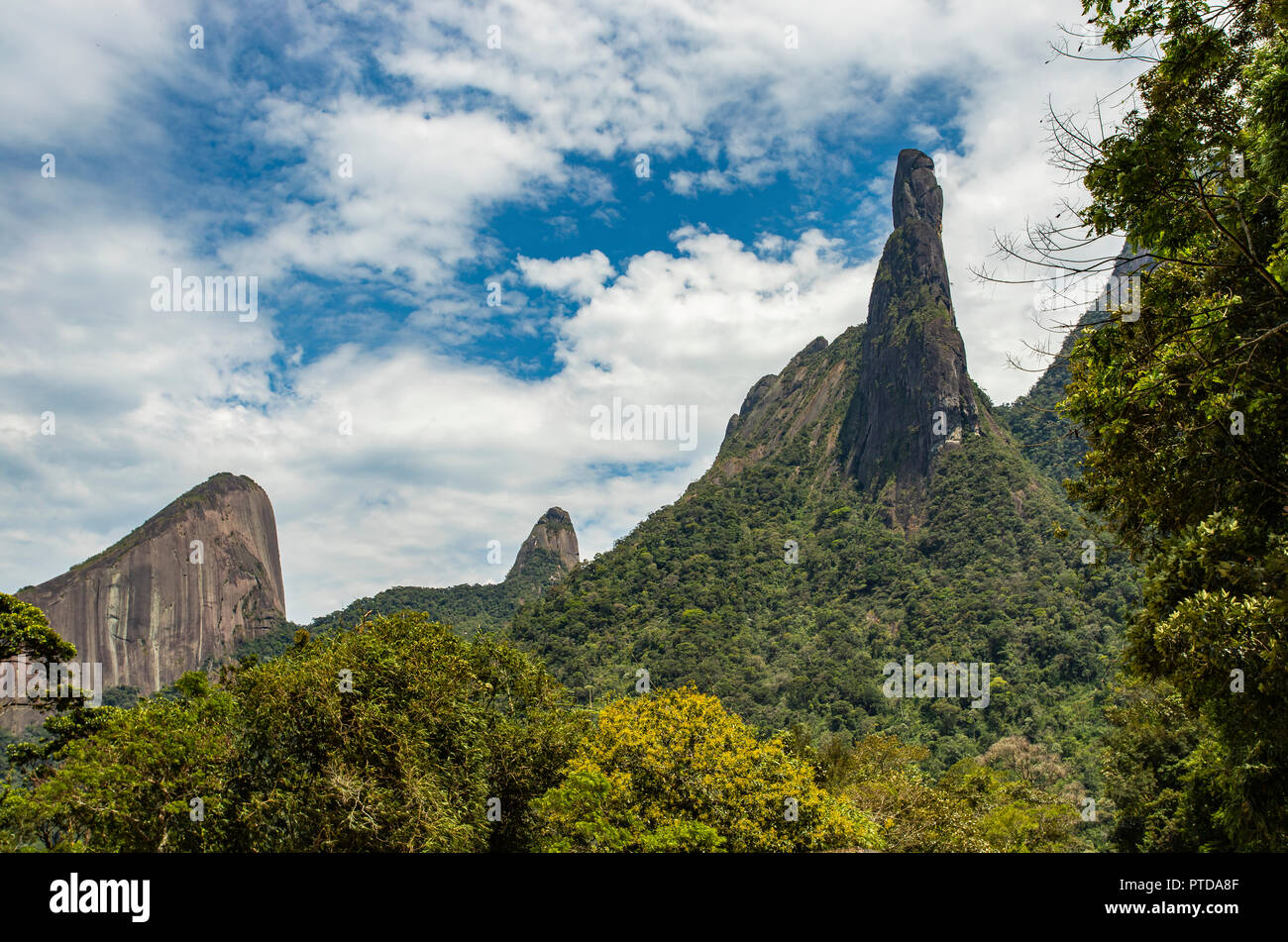 Montagne de Dieu. Les montagnes avec le nom de Dieu. Doigt de Dieu sur la montagne, Teresopolis ville, l'état de Rio de Janeiro, Brésil Amérique du Sud. Banque D'Images