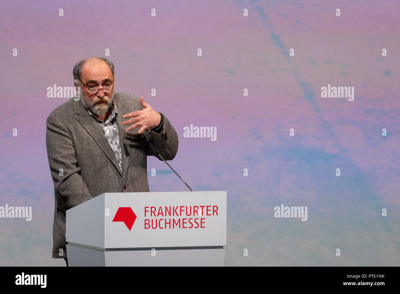 Francfort, Allemagne. 9 octobre, 2018. Aka Morchiladze s'exprimant lors de la cérémonie d'ouverture de la 70e Foire du livre de Francfort Buchmesse Frankfurt 2018 / Crédit : Markus Wissmann/Alamy Live News Banque D'Images