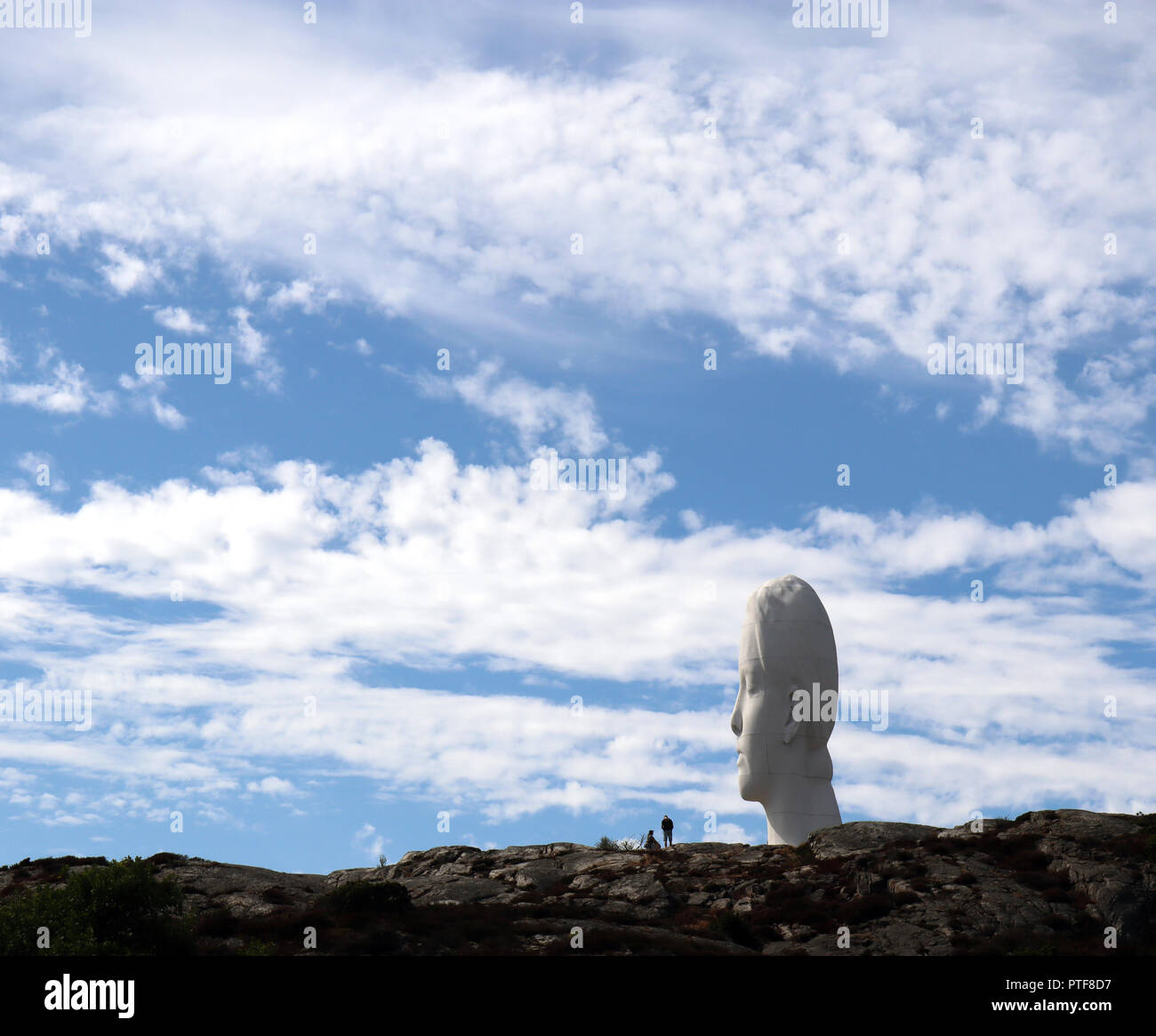 Paysage suédois Pilane Scenic - oeuvre de l'artiste espagnol Jaume Plensa. Nommé 'Anna'. Cituated dans la fonction de la nature à la côte ouest, tjorn. Banque D'Images