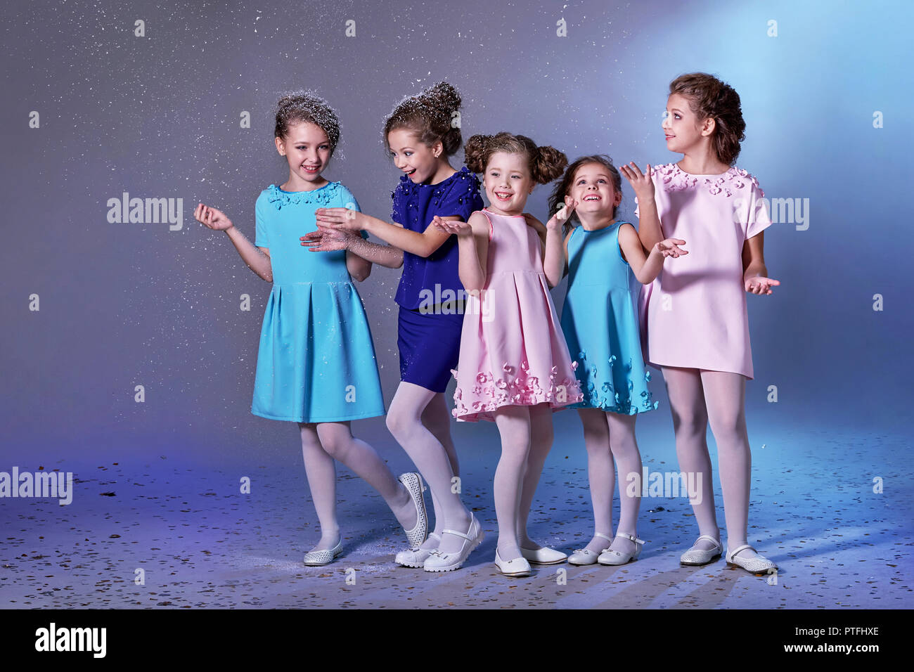 Mode pour enfants Banque de photographies et d'images à haute résolution -  Alamy
