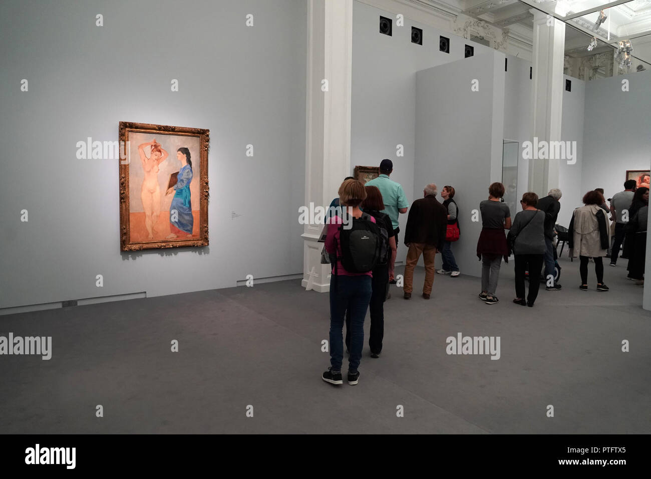 PARIS, FRANCE - 5 octobre 2018 - Exposition de Pablo Picasso au Musée d'Orsay plein de touristes, de bleu en période rose Banque D'Images