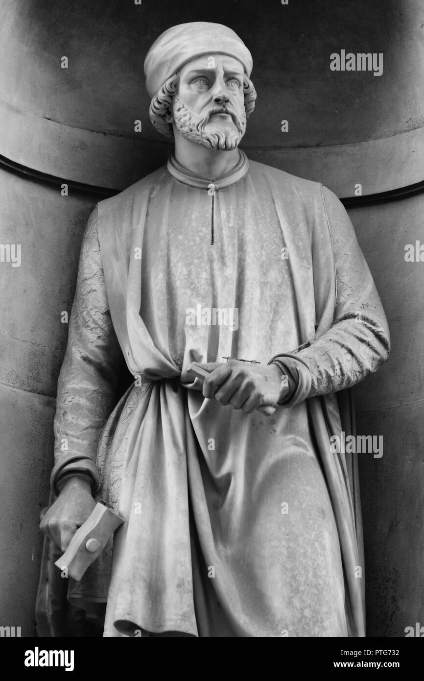 La statue de Donatello à l'extérieur de la colonnade des Offices à Florence. Sculpté par Girolamo Torrini, 1848 Banque D'Images