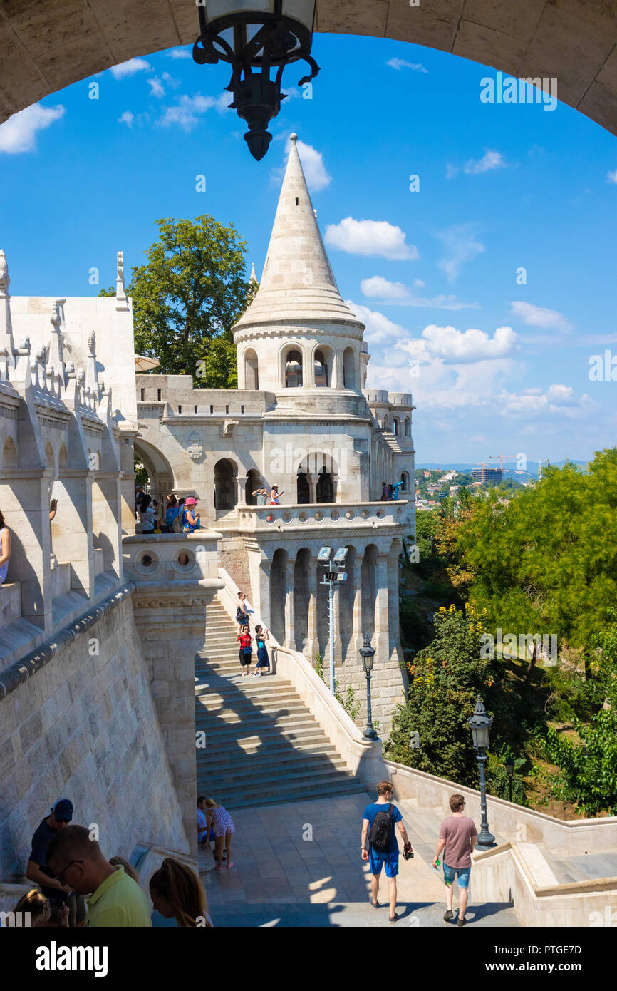 Du Bastion des Pêcheurs ou Halaszbastya sur la colline du Château de Buda à Budapest, Hongrie Banque D'Images