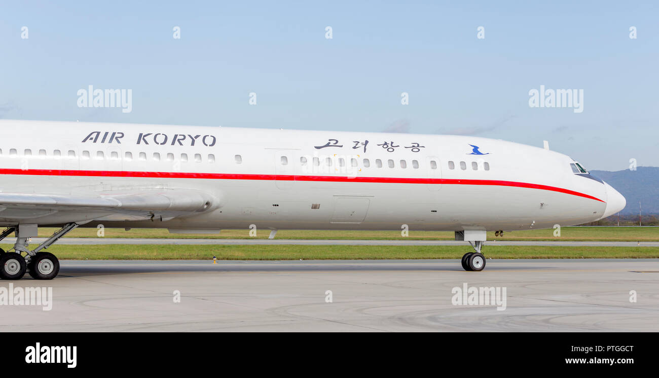 La Russie, Vladivostok, 10/05/2018. Avion de passagers Tupolev Tu-154 d'Air Koryo (Corée du Nord) sur la piste. Aviation et transports. Banque D'Images