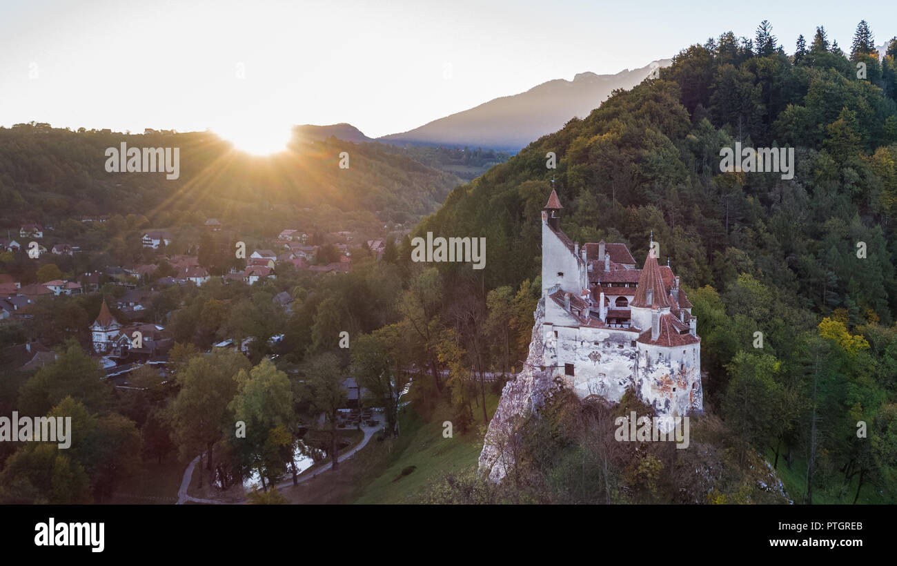 Le Château médiéval de sons connus pour le mythe de Dracula. La Transylvanie de Brasov. Roumanie Banque D'Images