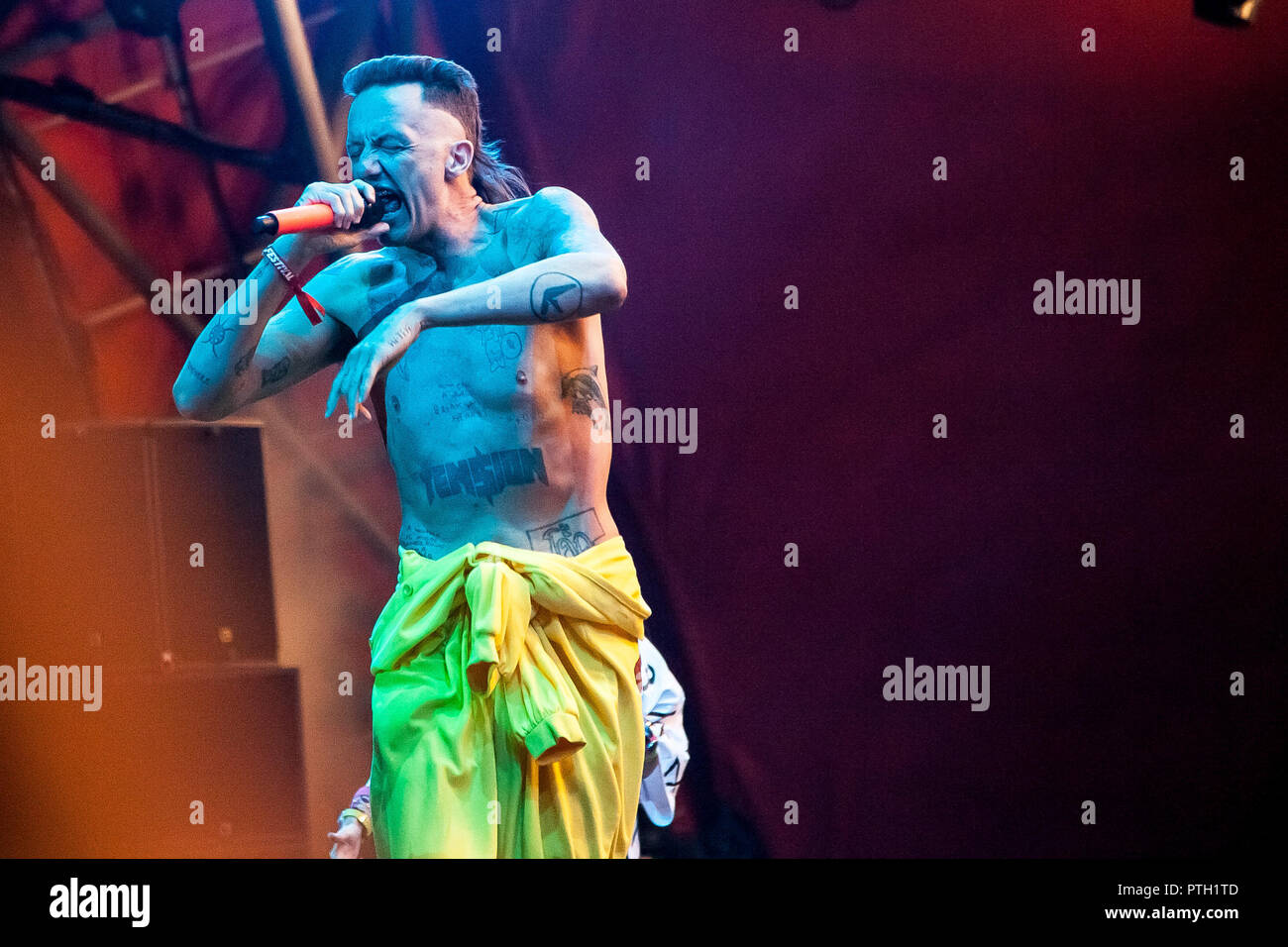 Le Danemark, Roskilde - Juillet 3, 2015. Le duo rap sud-africain Die Antwoord effectue un concert live au stade Orange au Danish music festival Festival de Roskilde 2015. Le duo composé des deux rave-chanteur Ninja (photo) et YoLandi Visser qui effectuent des lyrics en afrikaans, xhosa et l'anglais. (Photo crédit : Gonzales Photo - Kasper Maansson) Banque D'Images