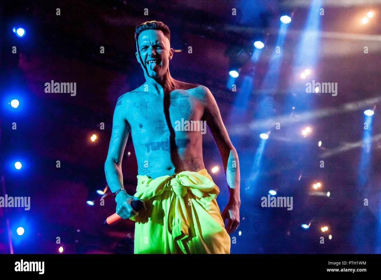 Le Danemark, Roskilde - Juillet 3, 2015. Le duo rap sud-africain Die Antwoord effectue un concert live au stade Orange au Danish music festival Festival de Roskilde 2015. Le duo composé des deux rave-chanteur Ninja (photo) et YoLandi Visser qui effectuent des lyrics en afrikaans, xhosa et l'anglais. (Photo crédit : Gonzales Photo - Kasper Maansson) Banque D'Images