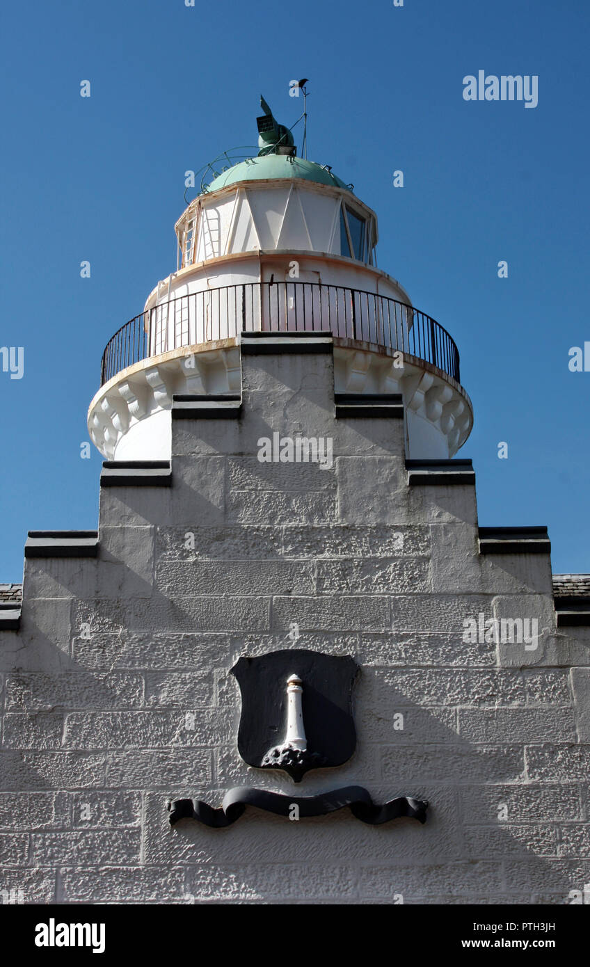 La lampe au sommet de la Cloch phare, qui a été construite par Robert Stevenson, est assis sur le Firth of Clyde, juste au sud de Gourock, en Ecosse. Banque D'Images