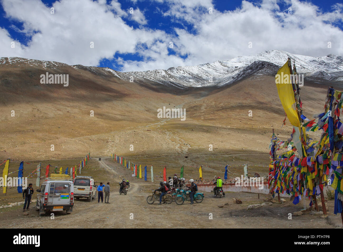 Un groupe de motards à Kunzum (La vallée de Spiti, Inde) Banque D'Images