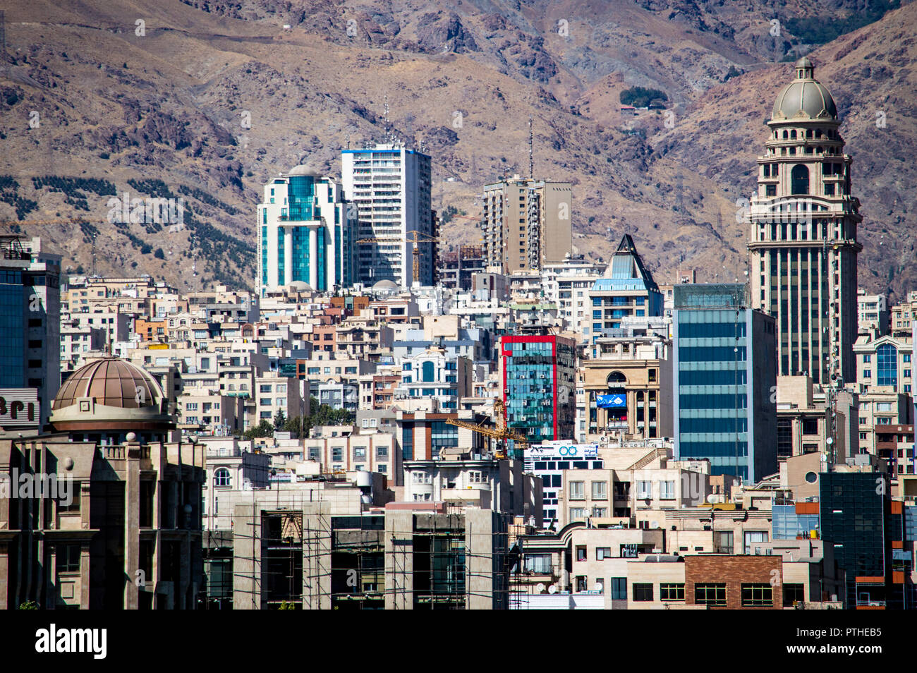 Une vue de Téhéran, Iran, contre les montagnes Alborz Banque D'Images