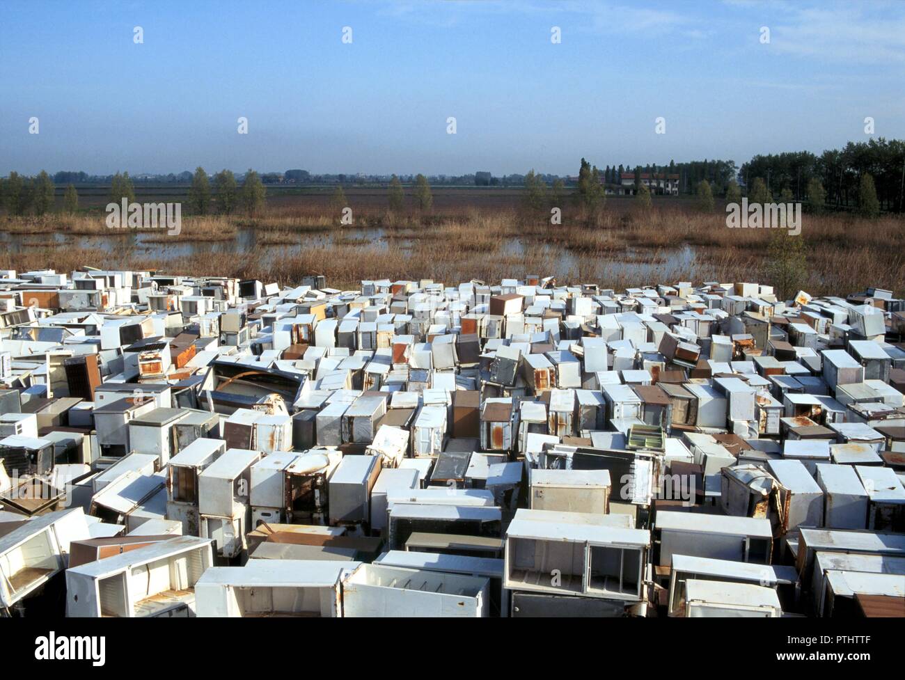 La digestion des déchets consortium de Carpi (Modena, Italie) - Foyers électriques (TRED a rejeté le traitement), d'un réfrigérateur warehouse... Banque D'Images