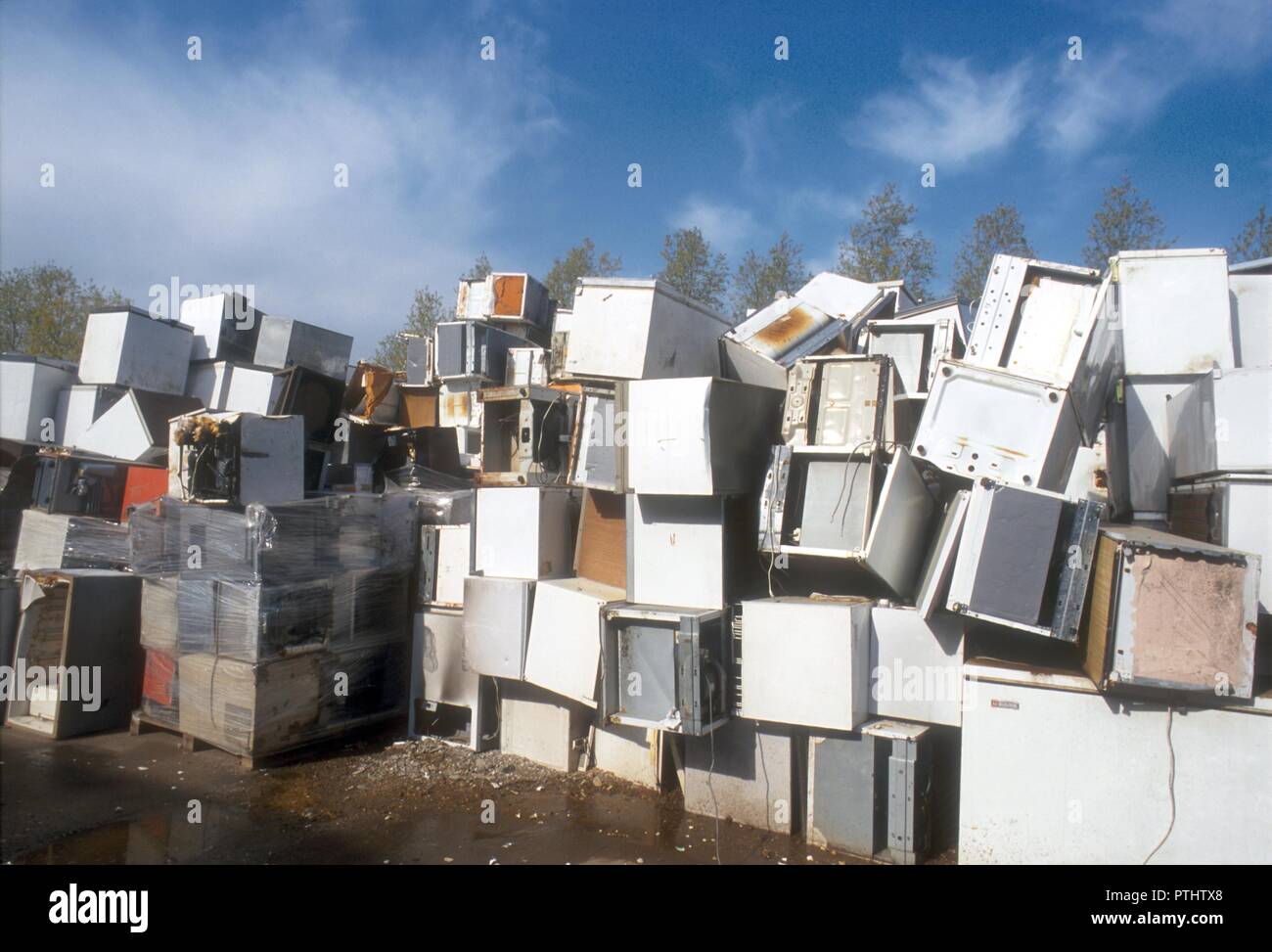 La digestion des déchets consortium de Carpi (Modena, Italie) - Foyers électriques (TRED a rejeté le traitement), d'un réfrigérateur warehouse... Banque D'Images