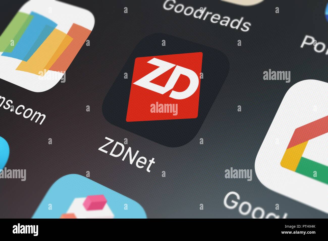 Londres, Royaume-Uni - Octobre 09, 2018 : Capture d'écran de CBS Interactive Application mobile de ZDNet. Banque D'Images