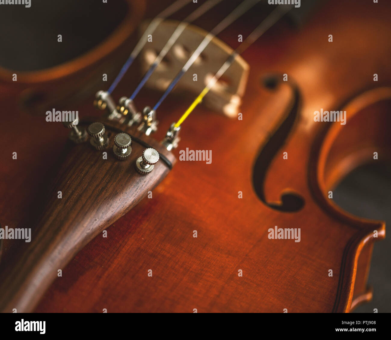 Close up sur un violon et un archet Banque D'Images