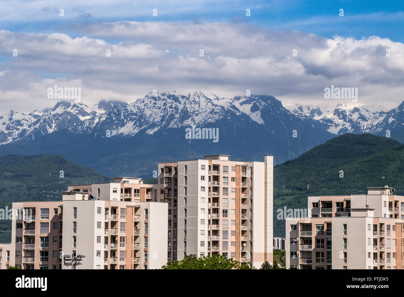 Fond bleu fond nature nuage paysage Ciel bleu Carte Postale Rock Vacances Nature Aventure Cap Europe piscine Belle grenoble france Banque D'Images