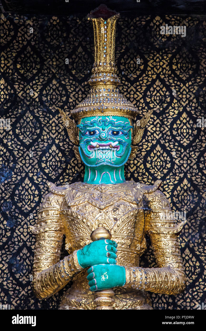 Yak Wat Pho, gardien de l'entrée du Phra Mondop au Wat Pho à Bangkok, Thaïlande. Banque D'Images