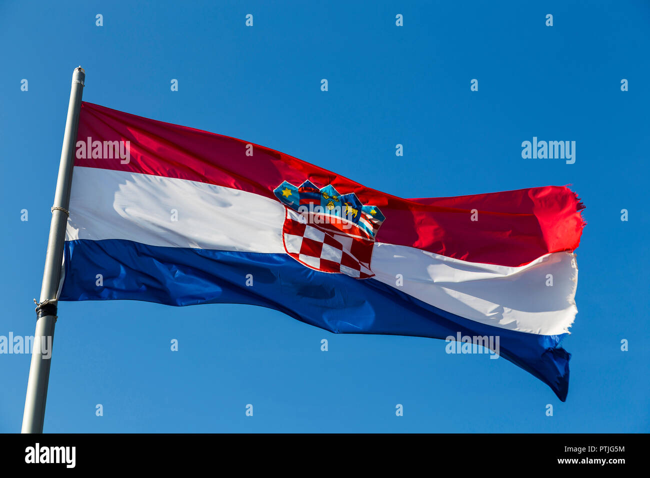 Au-dessus du drapeau croate de Fortica Hvar. Banque D'Images