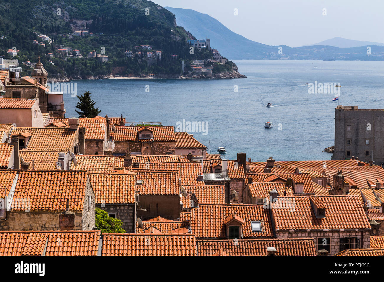 Offres de sauvetage entre le vieux port de Dubrovnik. Banque D'Images