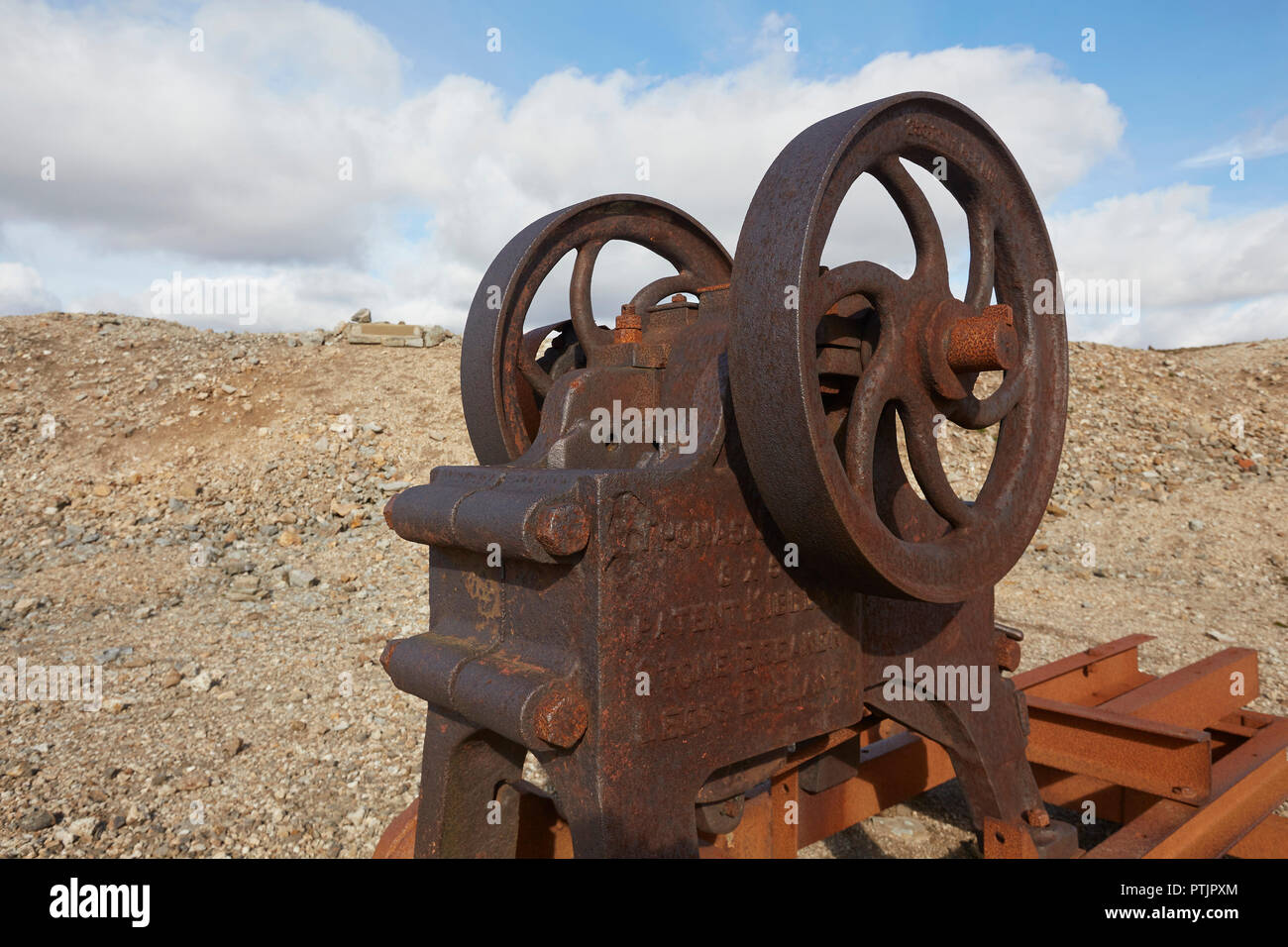 Old abandoned concasseur matériel reste de l'industrie minière autrefois prospère sur Melbeck Moor, Gunnerside, Swaledale, Dales Yorkshires, UK Banque D'Images