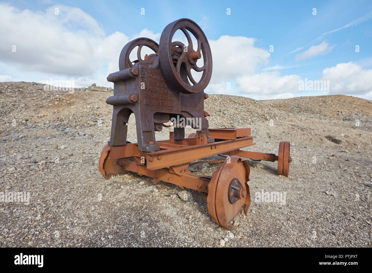 Old abandoned concasseur matériel reste de l'industrie minière autrefois prospère sur Melbeck Moor, Gunnerside, Swaledale, Dales Yorkshires, UK Banque D'Images