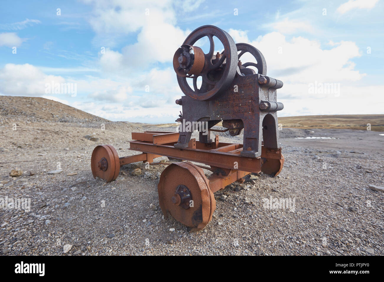 Old abandoned concasseur matériel reste de l'industrie minière autrefois prospère sur Melbeck Moor, Gunnerside, Swaledale, Dales Yorkshires, UK Banque D'Images