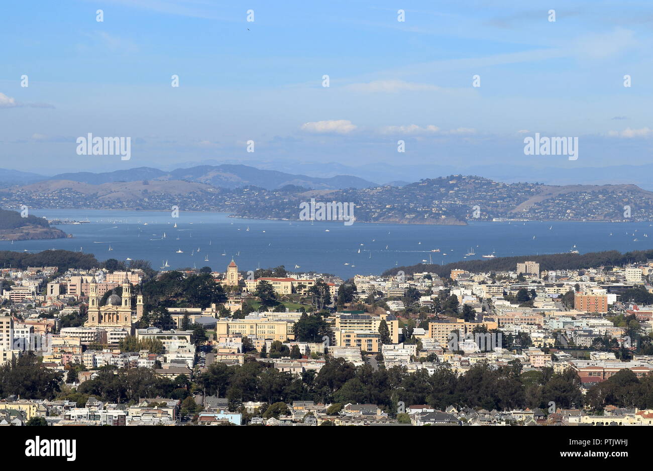 Vue sur le centre-ville de San Francisco de Twin Peaks, California, USA Banque D'Images