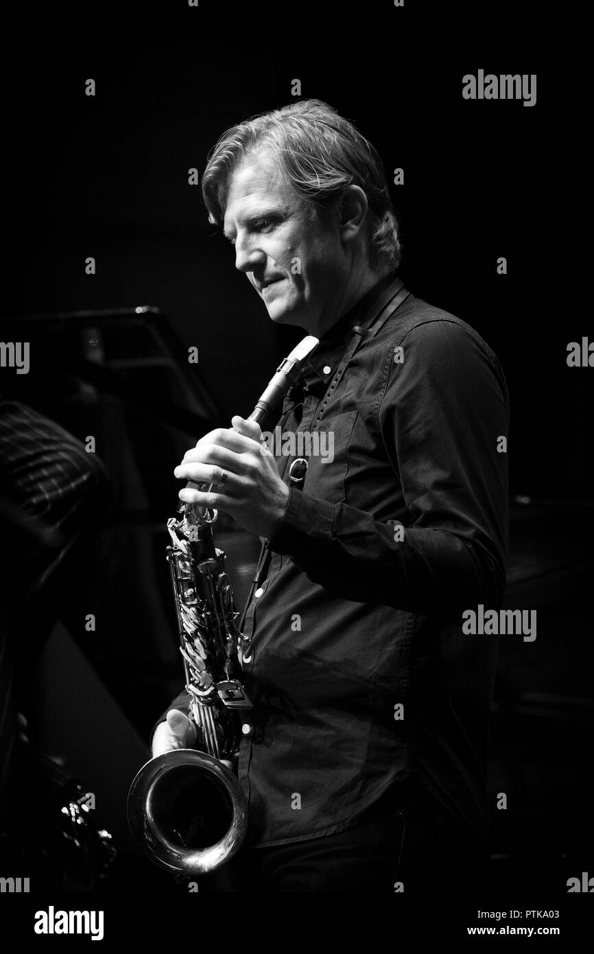 James Russell sur solo saxophone ténor avec Crossover Atlantique Jazz Festival 2018, Scarborough Banque D'Images