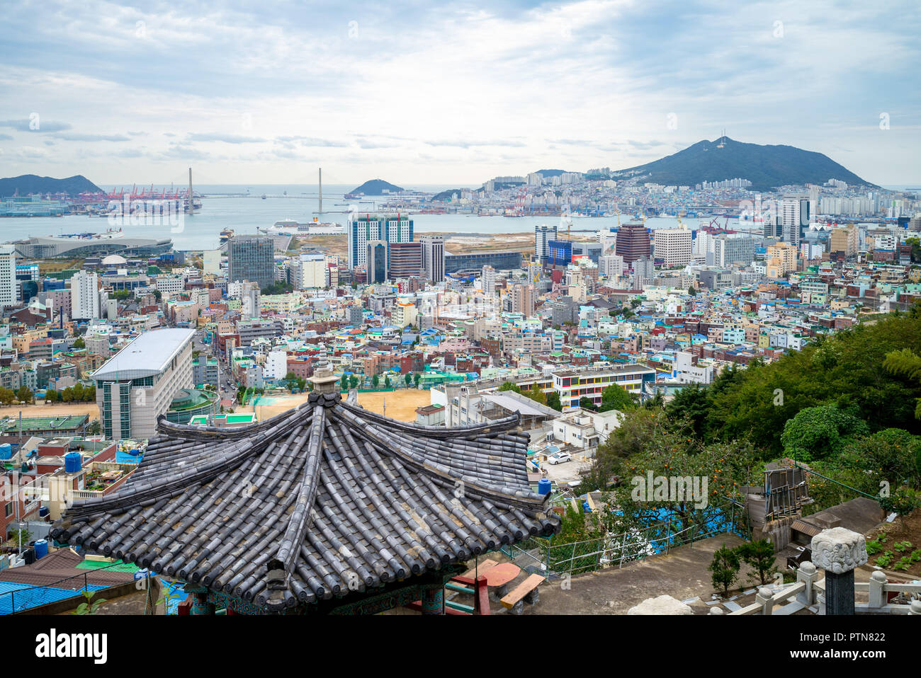 Vue aérienne de la ville et le port de Busan, Corée Banque D'Images