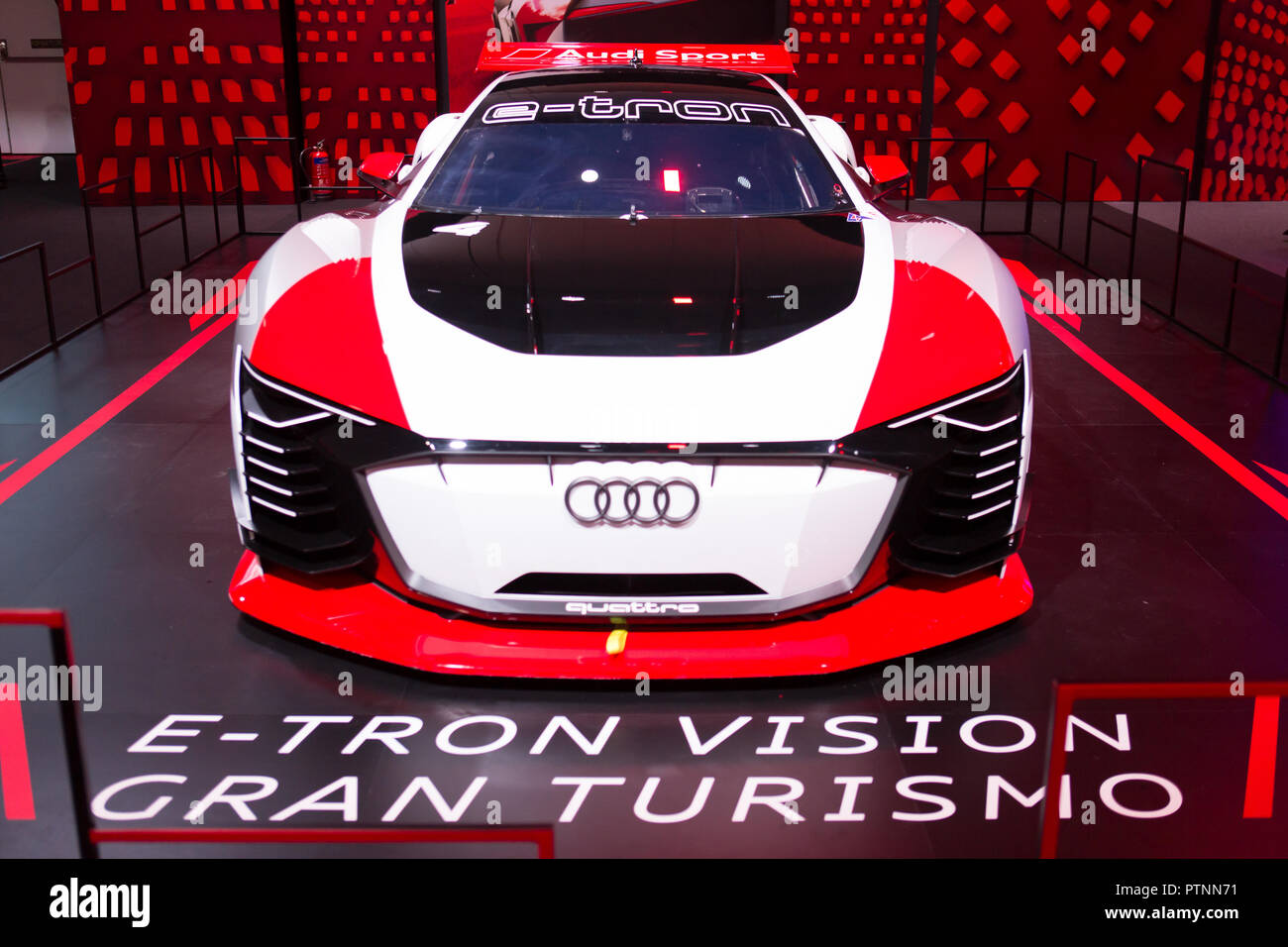 Marque Audi nouvelle expérience 2018 passe à Singapour le 10 octobre 2018, l'affichage de l'E-Tron Vision Gran Turismo voiture. Banque D'Images